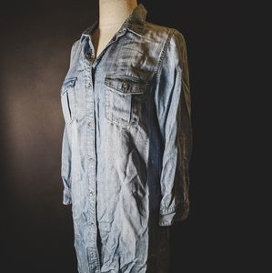 Chambray Button Down Collared Shirt Size M